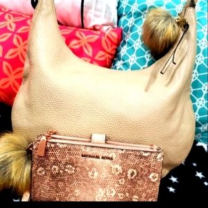 MICHAEL KPRS PEBBLE STONE HOBO STYLE BAG